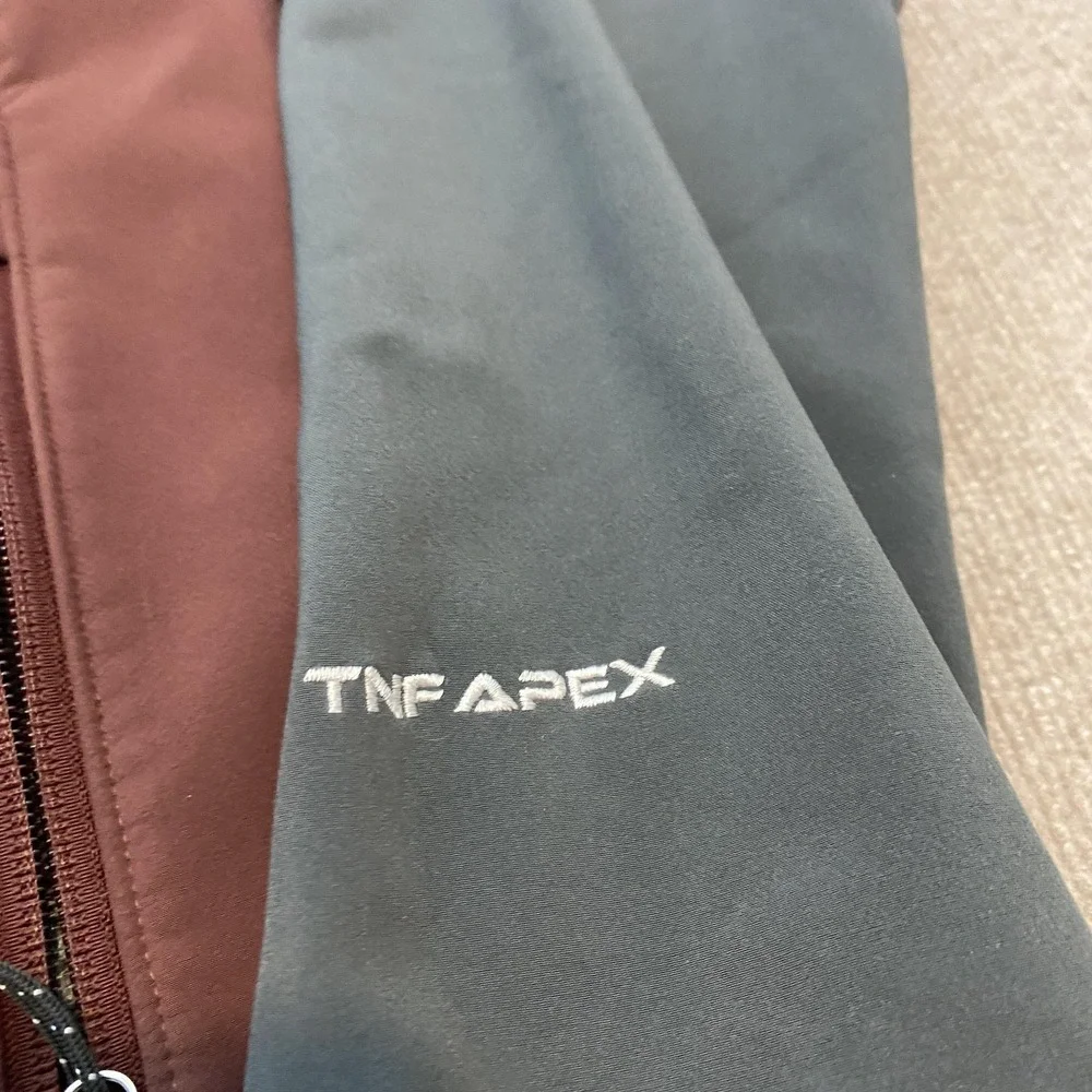 The North Face TNF Apex Jacket Mens Medium Brown Softshell Full Zip Hiking